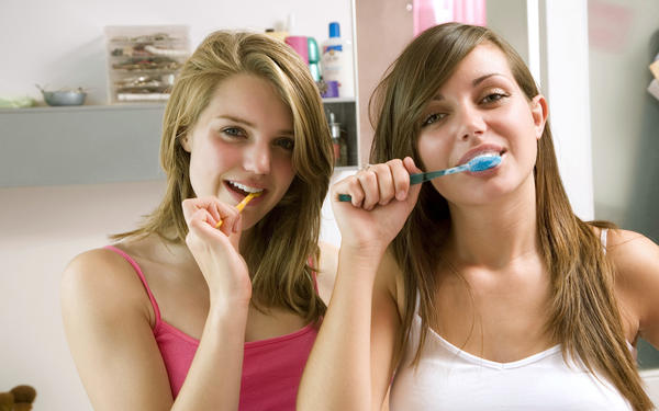 Girls brushing teeth, tooth brushing