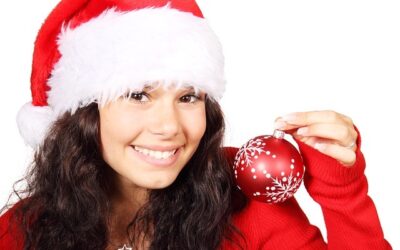 Deck the Halls (and Molars!) with Dental Joy: A Holiday Guide to Grinning Wide